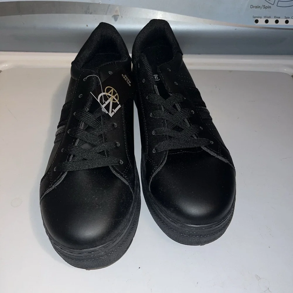 Women's Sz 8 Golden Road‎ casual black sneakers Tennis Shoes GND-1909